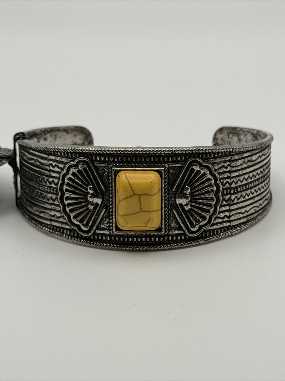NWT paparazzi Ocean Mist Yellow Howlite Silver Cuff Bracelet Southwest Boho